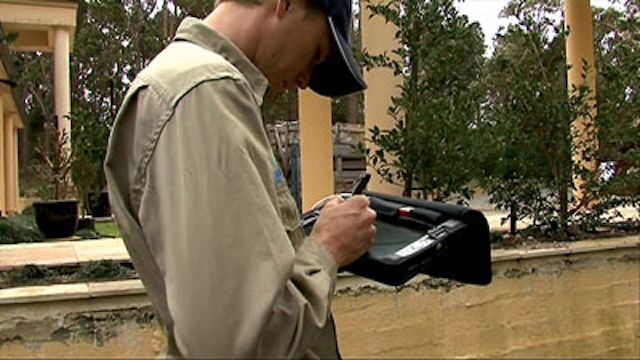 Retreiver Tablet In Field2