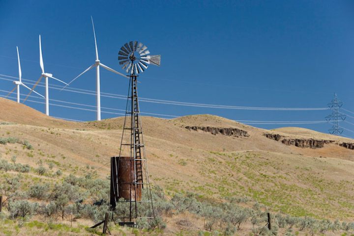 Content Dam Elp Gallery En Articles Slideshow 2015 July Delivering Power To The West Coast A Slideshow Profile Of Pacific Power Leaning Juniper Wind Farm Elp