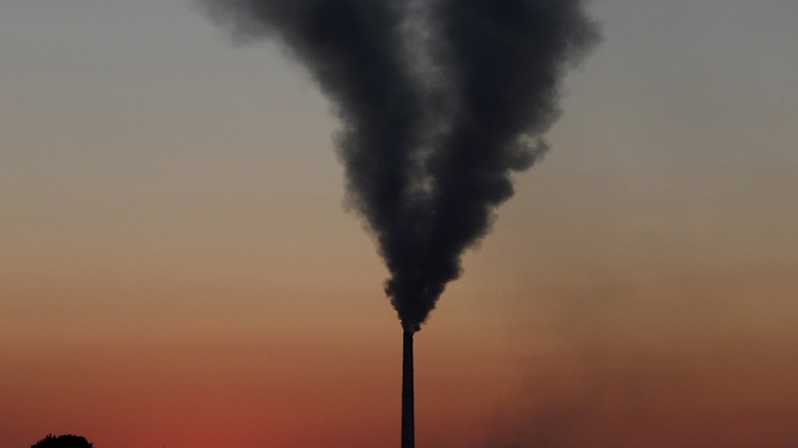 Content Dam Elp Gallery En Articles Slideshow 2016 12 Top Energy News Stories Of 2016 Power Plant Pollution Slide Elp