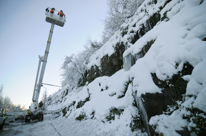 Snow Leaves Tens Of Thousands Without Power In Alabama Utility