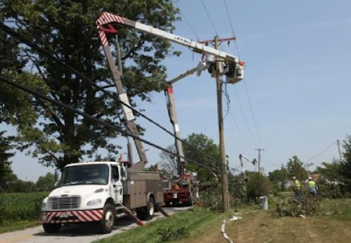 Content Dam Elp Online Articles 2014 06 Utility Crews Firstenergy