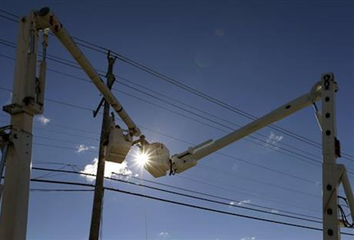 Content Dam Elp Online Articles 2014 10 Distribution Utility Workers Elp