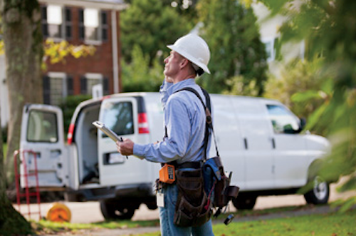 Content Dam Elp Online Articles 2014 10 Utility Worker Mobile Device Elp