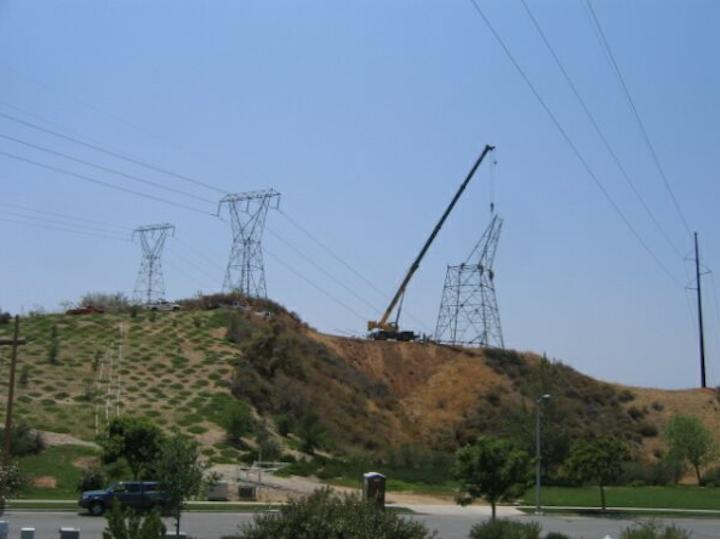 Content Dam Elp Online Articles 2014 12 Transmission Construction 2 Elp
