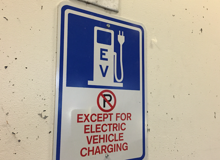 Content Dam Elp Online Articles 2015 August Electric Vehicles Charging Area Elp