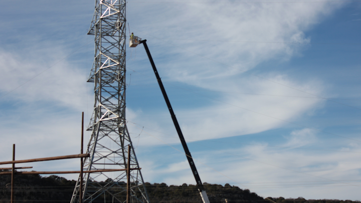 Content Dam Elp Online Articles 2015 December Transmission Construction December Elp 1