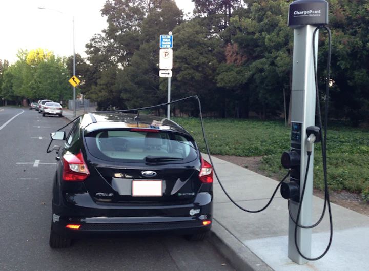 VIDEO NV Energy builds EV ‘electric highway’ from Vegas to Reno