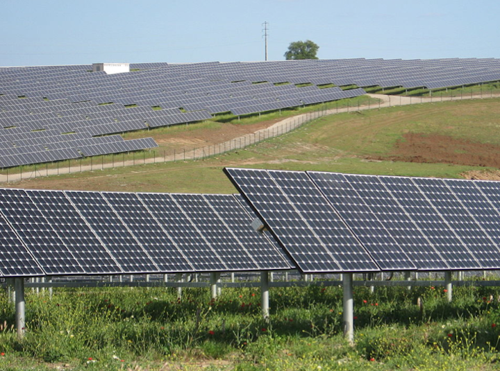 Content Dam Elp Online Articles 2015 January Solar Farm Elp