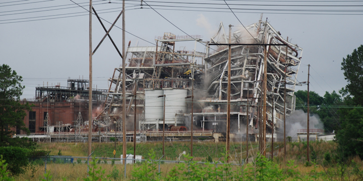Content Dam Elp Online Articles 2015 June Duke Energy Power Plant Implosion Elp