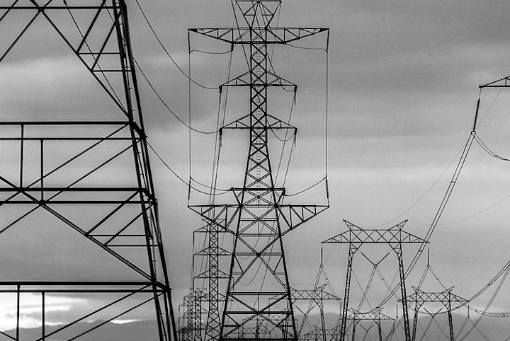 Content Dam Elp Online Articles 2015 June Power Transmission Lines Elp 3