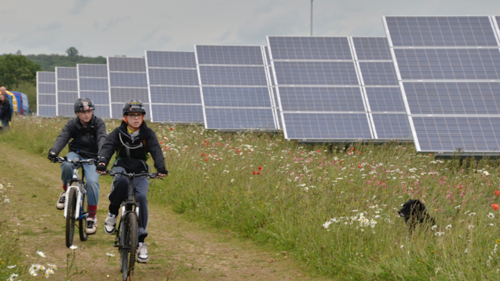 Content Dam Elp Online Articles 2015 June Solar Power Project 4 Elp