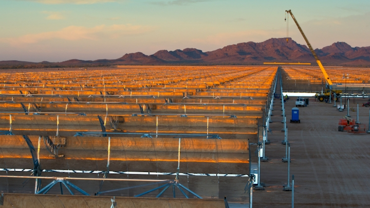 Content Dam Elp Online Articles 2015 March Solar Farm Construction Elp