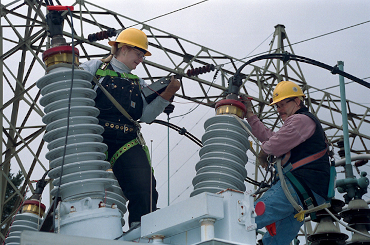 Content Dam Elp Online Articles 2015 March Utility Substation Workers Elp