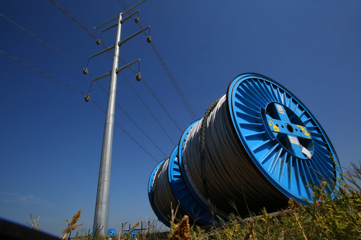 Content Dam Elp Online Articles 2015 May Transmission Project Construction Elp