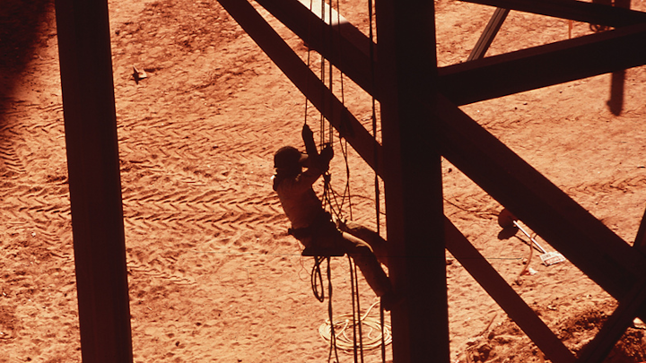 Content Dam Elp Online Articles 2016 01 Srp Worker Salt River Project Elp