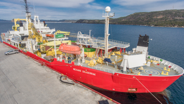 Content Dam Elp Online Articles 2017 04 Underwater Cable Ship Elp