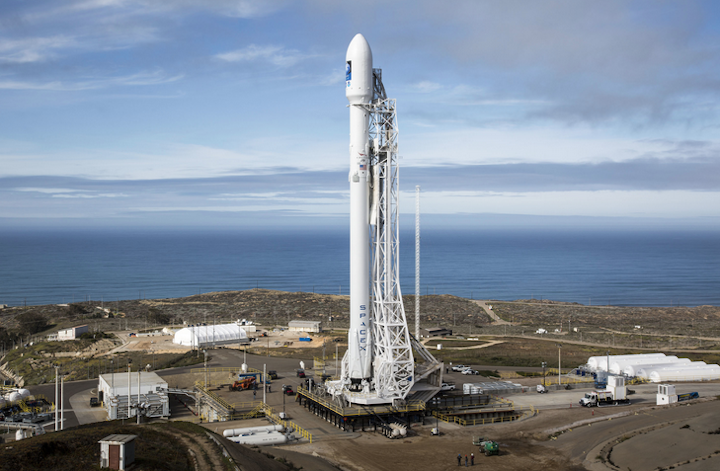 Content Dam Elp Online Articles 2018 04 Rocket At Vandenberg Air Force Base Elp