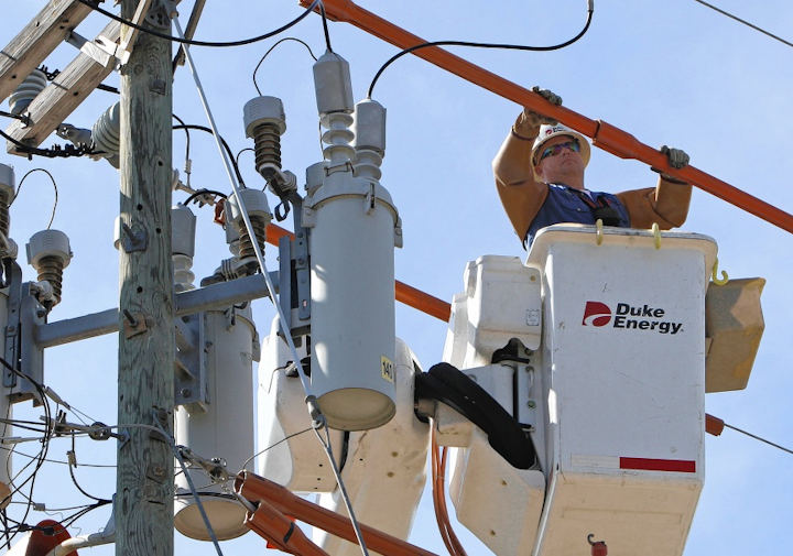 Content Dam Pennenergy Online Articles 2013 April Dukeenergy Linemen