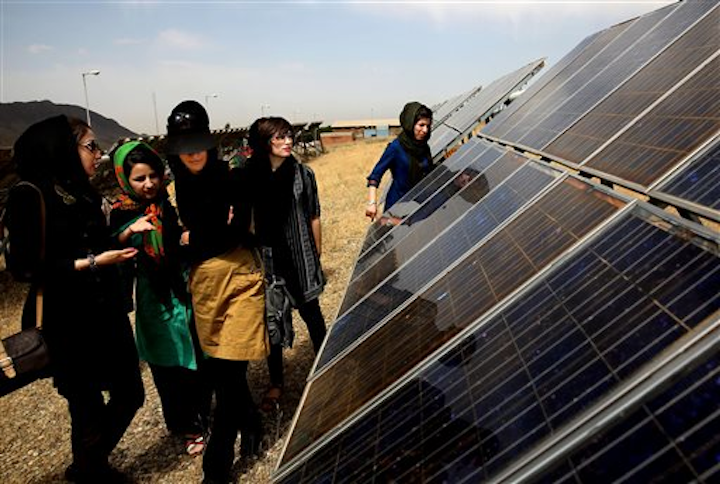 Content Dam Pennenergy Online Articles 2014 07 Ap Iransolar Students