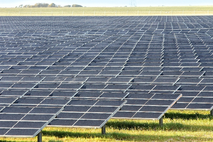Content Dam Rew Migrated Galleries 2012 10 Australia Flips The Switch On Its Largest Solar Farm 1 Body Australia Flips The Switch On Its Largest Solar Farm