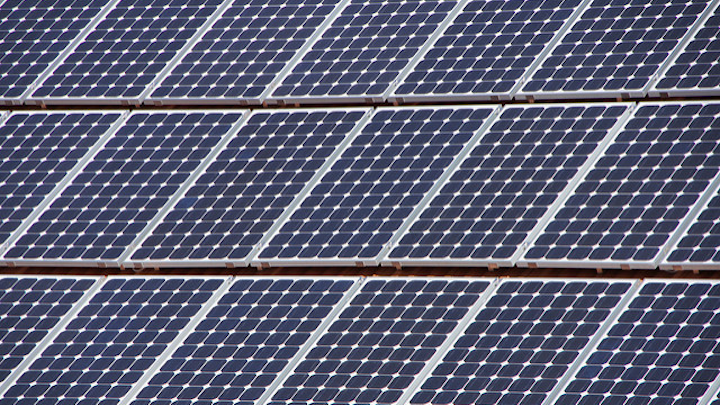 Content Dam Rew Onlinearticles 2016 06 Rew Canadiansolarinvesting