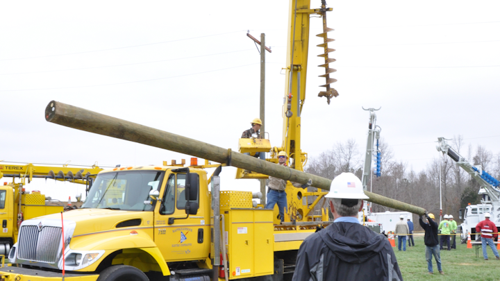 Content Dam Up En Articles 2014 04 Utility Linemen Terex Utilities Sponsors Lineman S And Equipment Operator S Rodeos Leftcolumn Article Thumbnailimage File