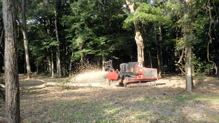 Content Dam Up En Articles 2014 05 Line Maintenance Ftx128l Mulching Tractor From Fecon Leftcolumn Article Thumbnailimage File