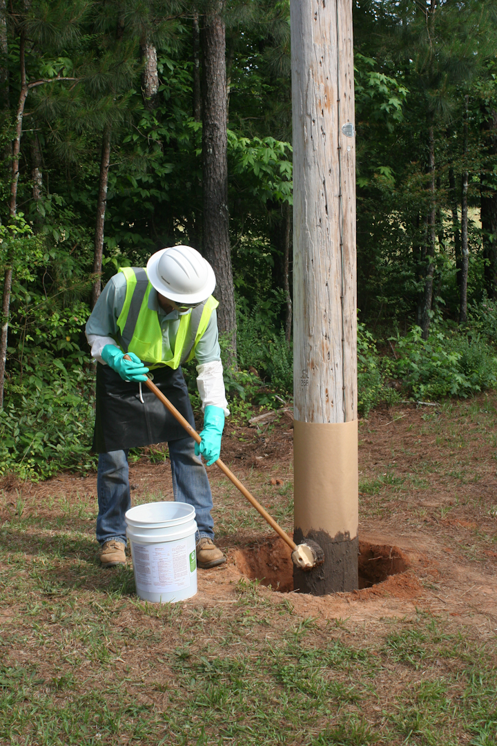 Line Maintenance Remedial Preservative Paste For In Service Wood Utility Poles Utility Products