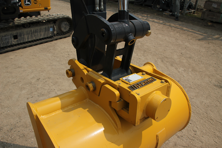Content Dam Up En Articles 2014 08 Construction Equipment Hydraulic Quick Coupler For Compact Excavators Leftcolumn Article Thumbnailimage File