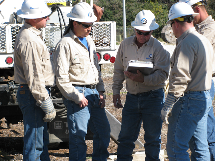 Content Dam Up En Articles 2014 08 Video And Workbook Based Lineman Training Program Leftcolumn Article Thumbnailimage File