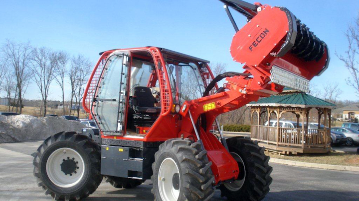 Content Dam Up En Articles 2014 11 Line Maintenance Rubber Tire Mulching Tractor From Fecon Leftcolumn Article Thumbnailimage File