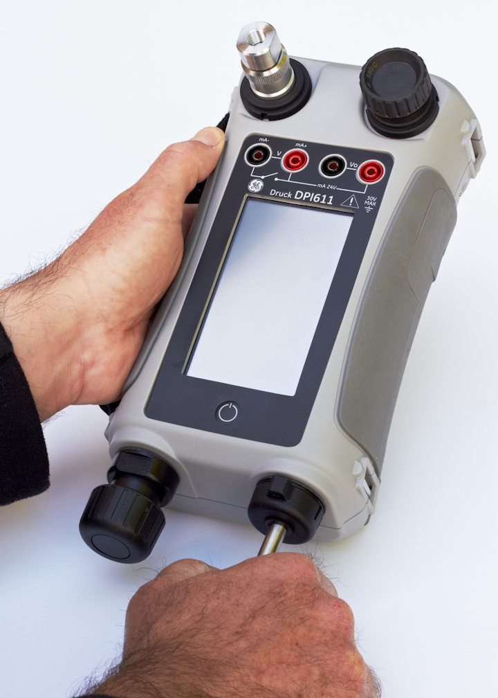 Content Dam Up En Articles 2014 11 Utility Tools Multi Function Hand Held Pressure Calibrator Leftcolumn Article Thumbnailimage File