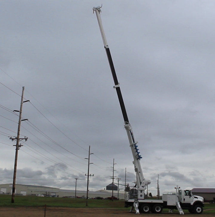 Content Dam Up En Articles 2014 12 Digger Derricks From Terex Leftcolumn Article Thumbnailimage File