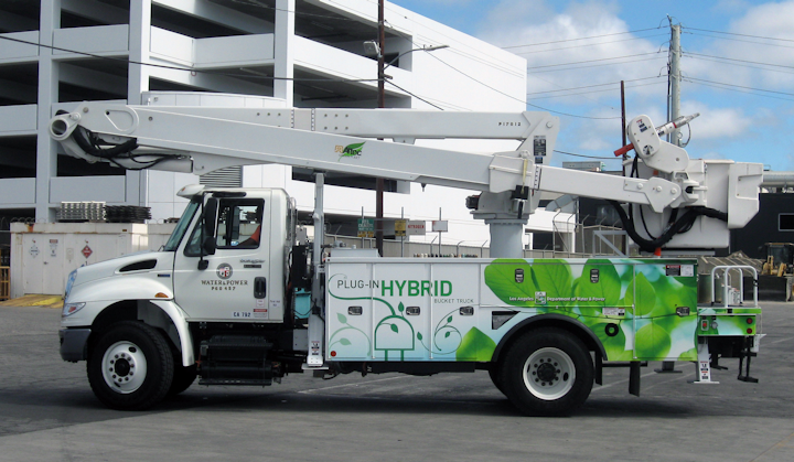 Content Dam Up En Articles 2014 12 Utility Vehicles Hybrid System Equipped Truck Leftcolumn Article Thumbnailimage File