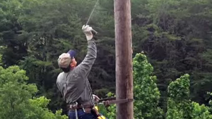Content Dam Up En Articles 2015 01 Lineman Safety Clip On Wasp Spray Leftcolumn Article Thumbnailimage File