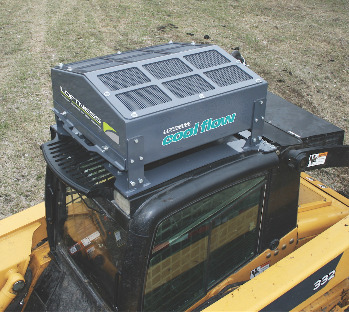 Skid steer attachment Hydraulic oil cooler attachment for skid steers