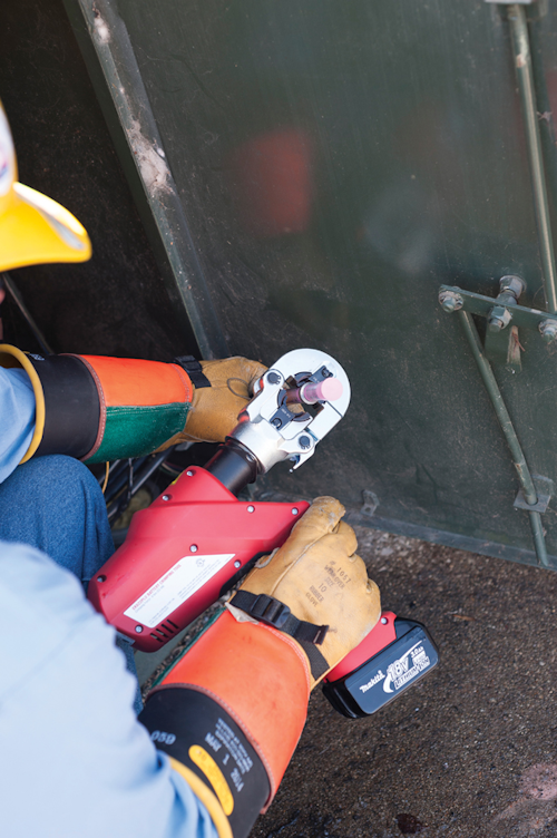 Content Dam Up En Articles 2015 05 Six Ton Pistol Grip Crimping Tool Leftcolumn Article Thumbnailimage File