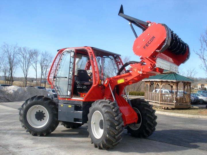 Content Dam Up En Articles 2015 05 Vegetation Management Rtf230 Rubber Tire Mulching Tractor Leftcolumn Article Thumbnailimage File