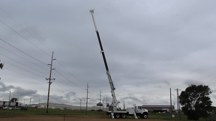 Content Dam Up En Articles 2015 06 Construction Equipment Fiberglass Fourth Section For General 80 Digger Derricks Leftcolumn Article Thumbnailimage File