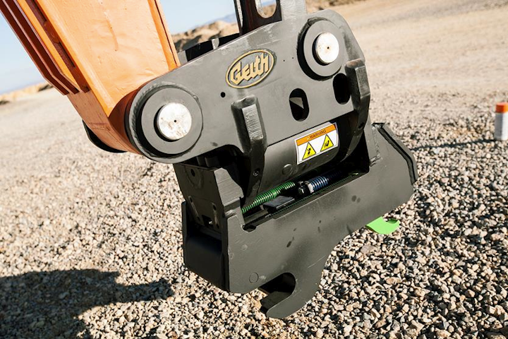 Content Dam Up En Articles 2015 10 Construction Equipment Tilting Quick Coupler Leftcolumn Article Thumbnailimage File