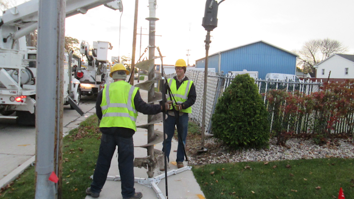 Content Dam Up En Articles 2015 12 Portable Auger Stand Leftcolumn Article Thumbnailimage File