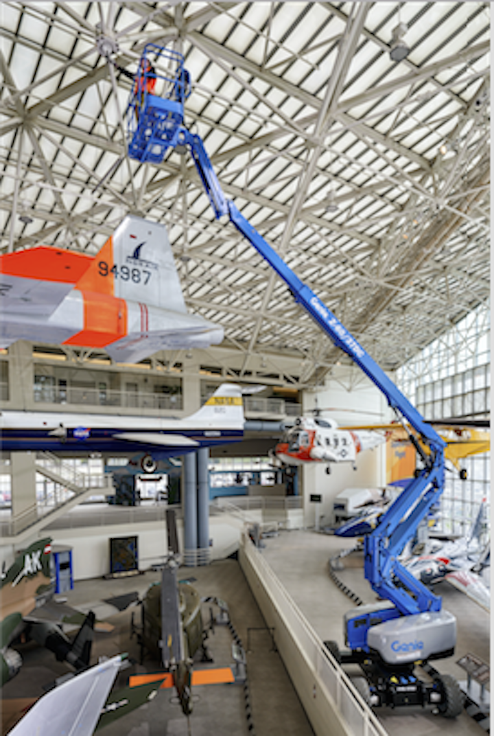 Content Dam Up En Articles 2016 03 Construction Equipment Boom Lift Takes Zero Emissions Operation Higher Leftcolumn Article Thumbnailimage File
