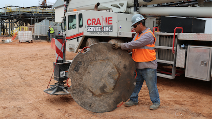 Content Dam Up En Articles 2016 04 Construction Equipment Outrigger Pads Are Strong Unbreakable Leftcolumn Article Thumbnailimage File