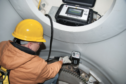 Content Dam Up En Articles 2016 04 Utility Equipment Electric Torque Wrenches Leftcolumn Article Thumbnailimage File
