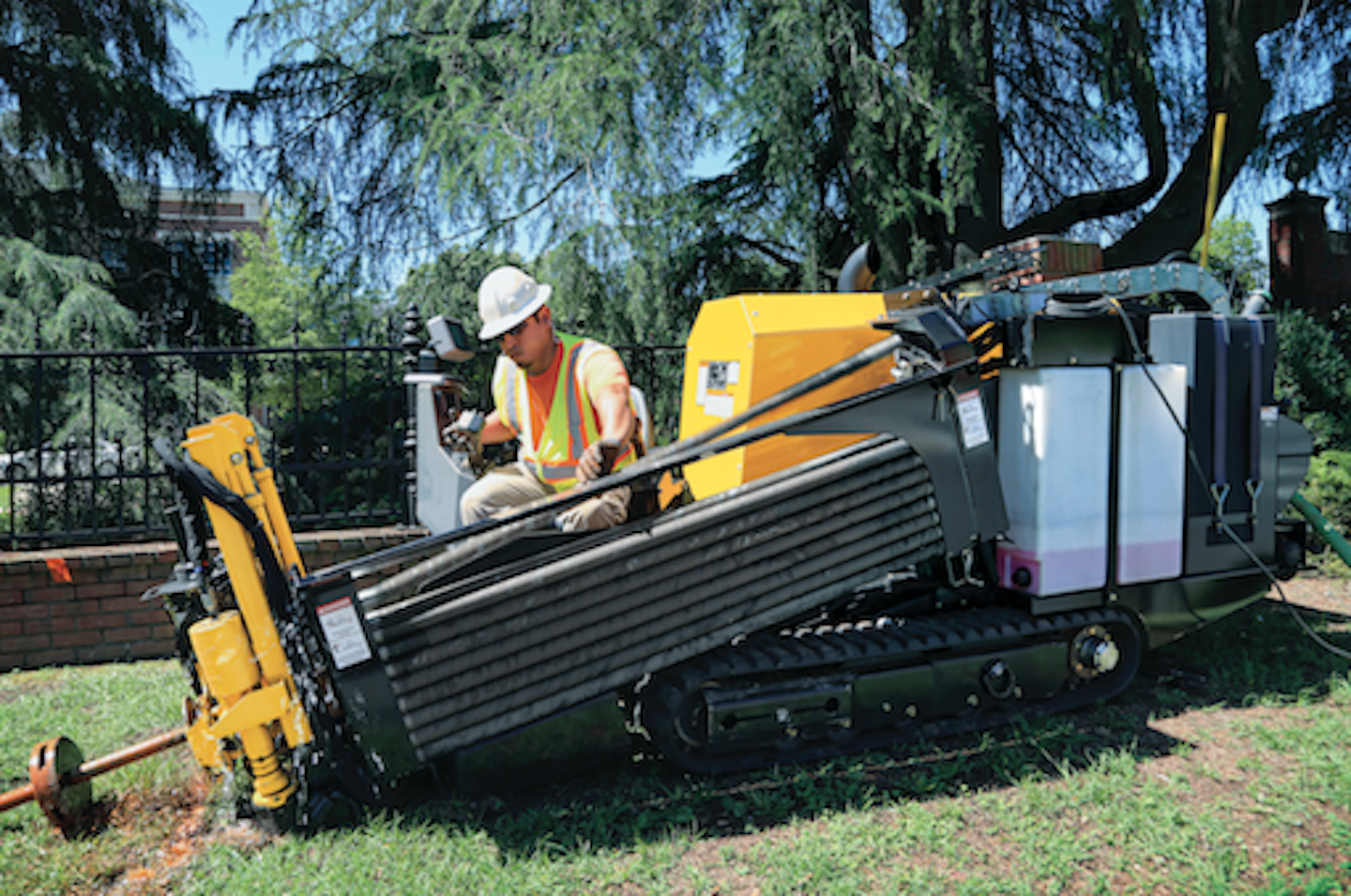 Construction equipment Horizontal directional drill for the utility