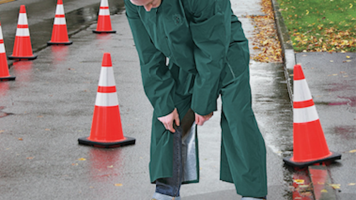 Content Dam Up En Articles 2016 07 Protective Clothing 35 Mil Pvc 60 Inch Raincoat Keeps Rain Off Legs Out Of Boots Leftcolumn Article Thumbnailimage File