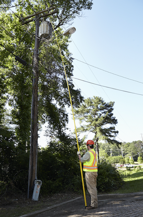 Content Dam Up En Articles 2016 09 Lineman Safety Insulated Camera Mount Hot Stick Leftcolumn Article Thumbnailimage File