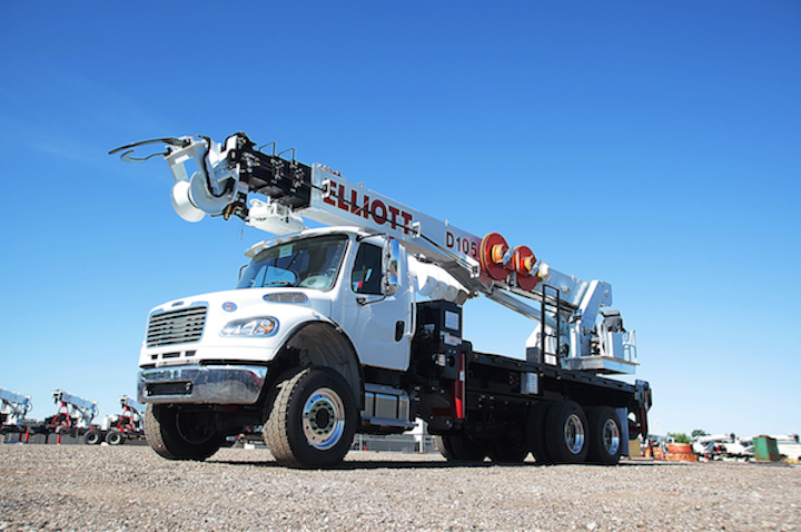 Content Dam Up En Articles 2017 05 Construction Equipment Digger Derrick Powered By A Freightliner M2 106 Leftcolumn Article Thumbnailimage File