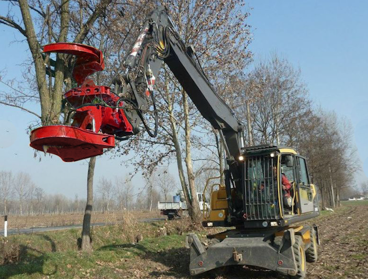 Content Dam Up En Articles 2017 06 Utility Vehicles Excavator Rotating Tree Shear Leftcolumn Article Thumbnailimage File