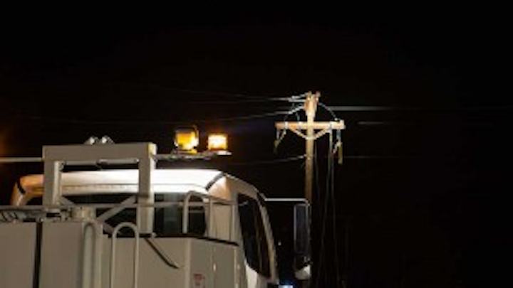 Content Dam Up En Articles 2017 06 Work Lights Lighting For Linemen Leftcolumn Article Thumbnailimage File
